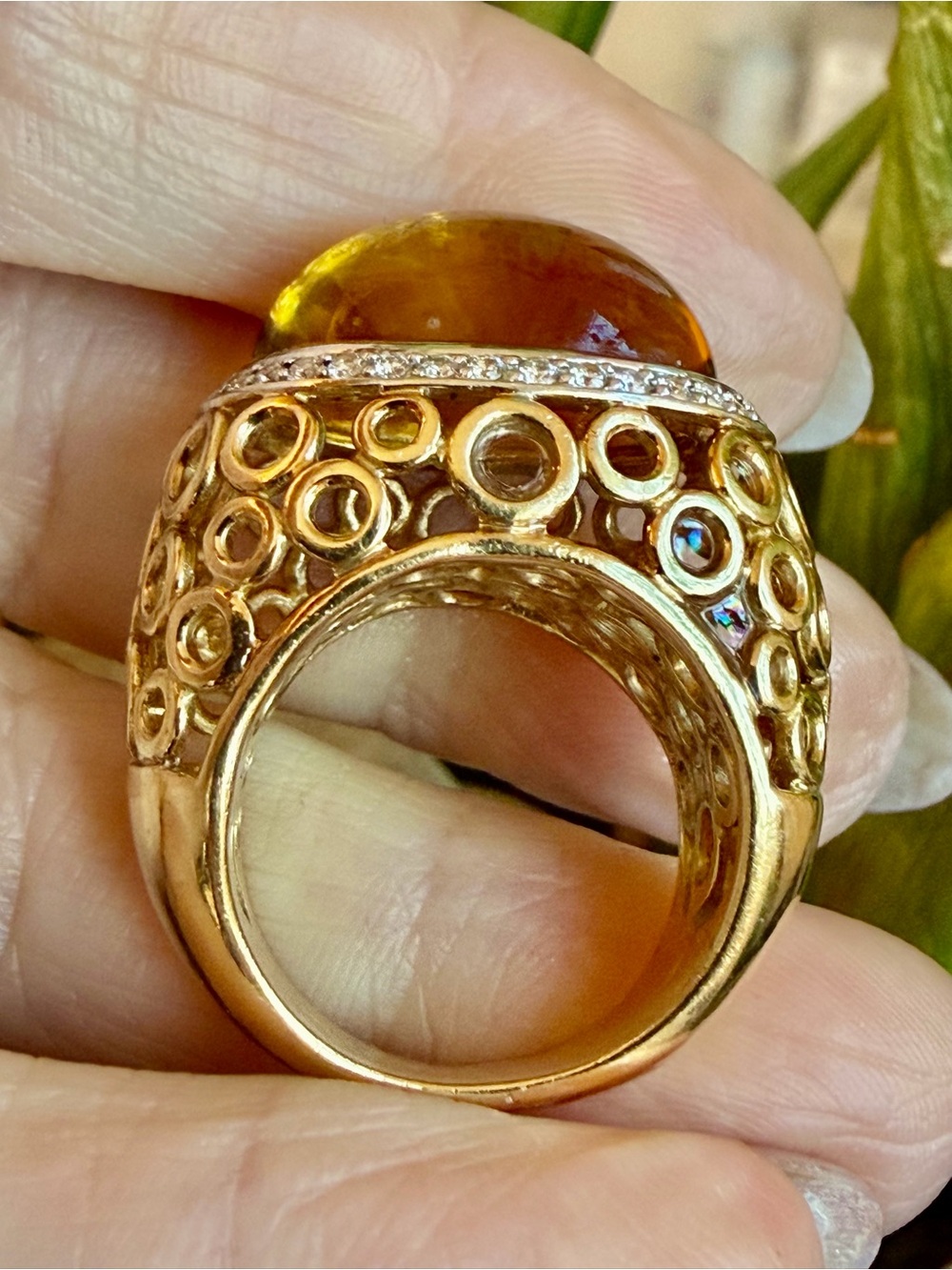 18 karat gold and citrine Cabochon Statement Ring